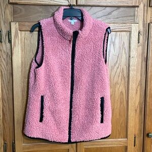 Time & Tru pink fuzzy vest trimmed in black